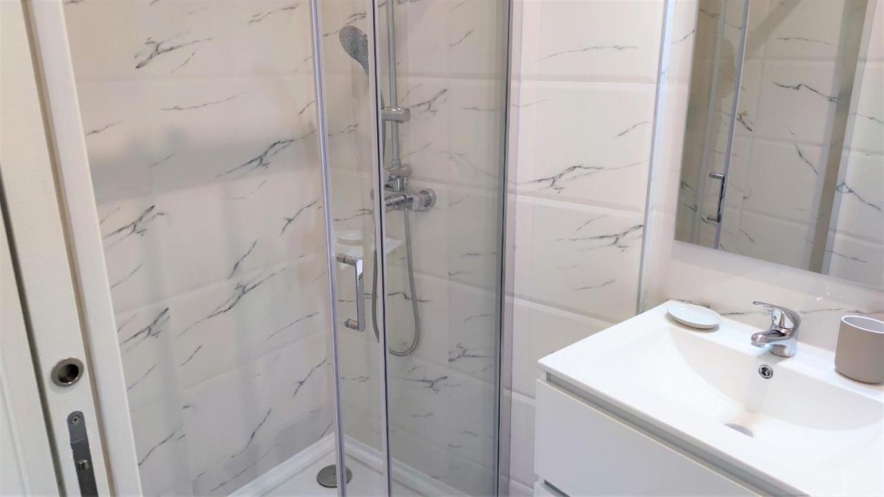 Appartement Delille Centre 01 *
